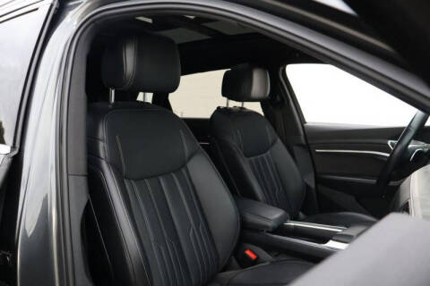 2019 Audi e-tron quattro Prestige