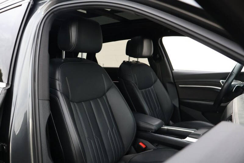 2019 Audi e-tron quattro Prestige