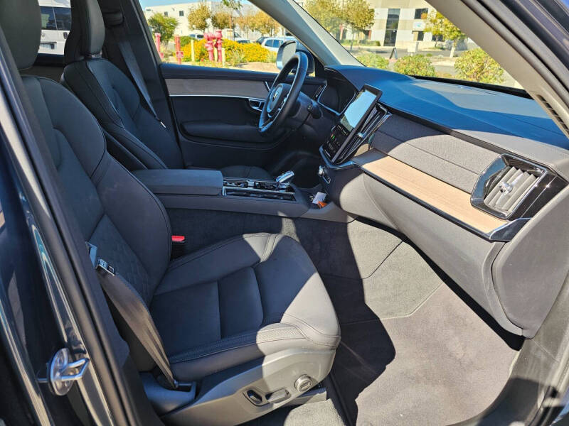 2025 Volvo XC90 B6 Plus Bright Theme 7P