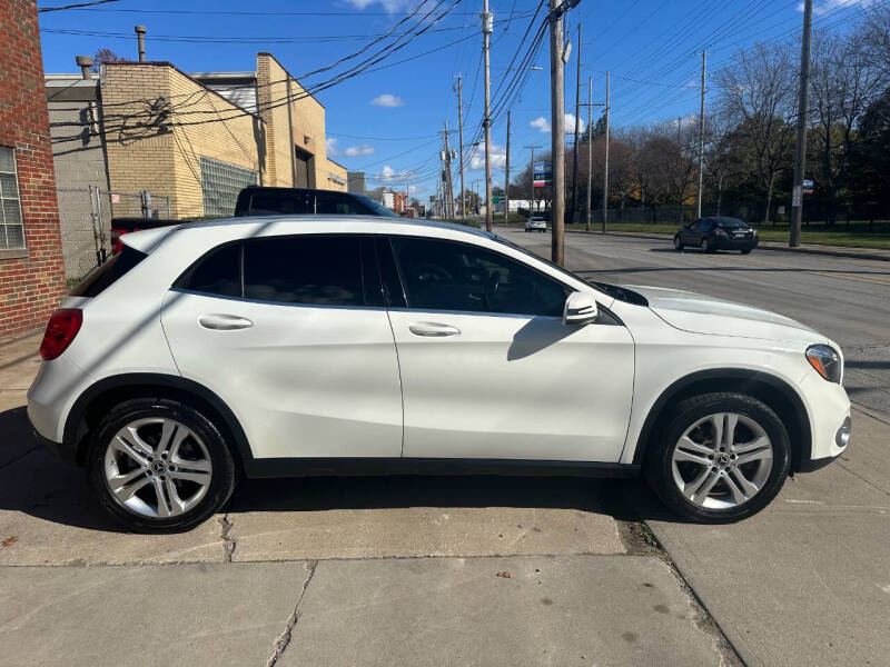 2018 Mercedes-Benz GLA-Class null photo 4