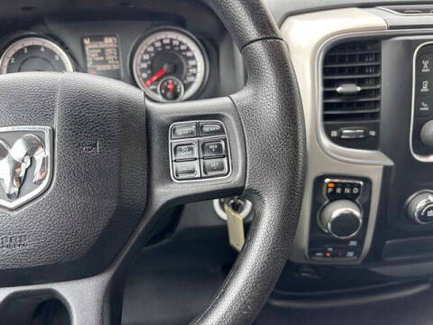 2016 RAM 1500 SLT