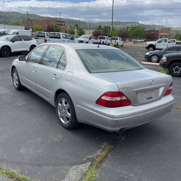 2004 Lexus LS 430