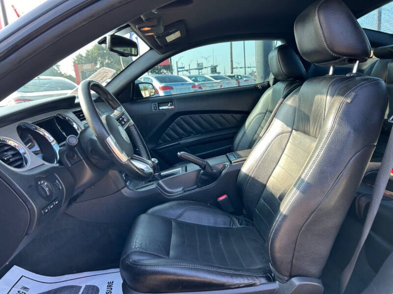 2012 Ford Mustang V6