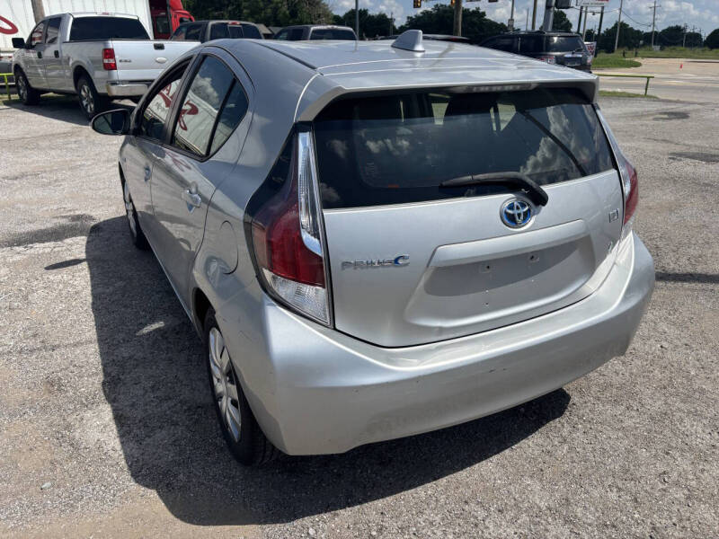 2016 Toyota Prius c Four