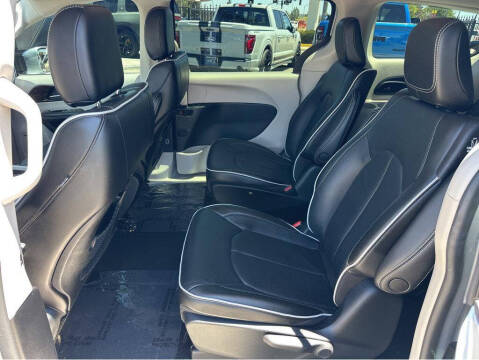 2022 Chrysler Pacifica Hybrid Limited