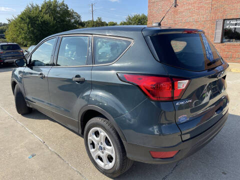 2019 Ford Escape S