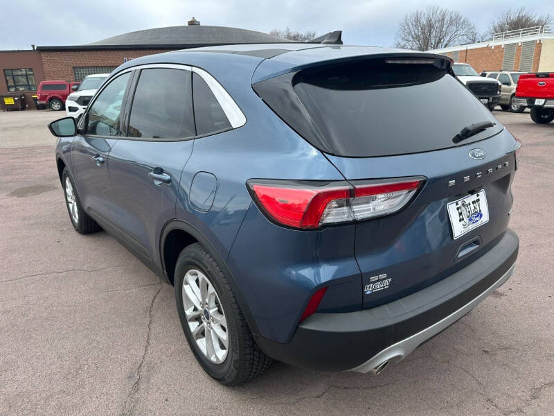 2020 Ford Escape SE