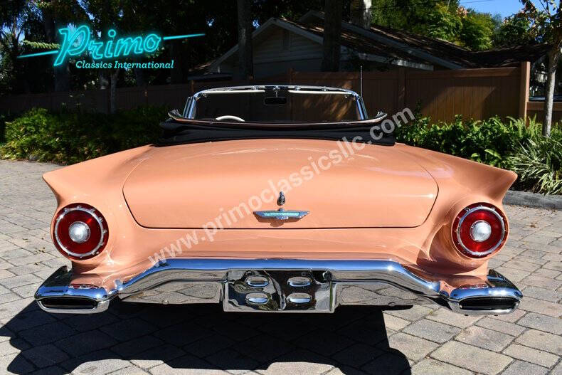 1957 Ford Thunderbird