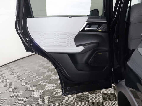 2025 Mitsubishi Outlander SEL Platinum Edition