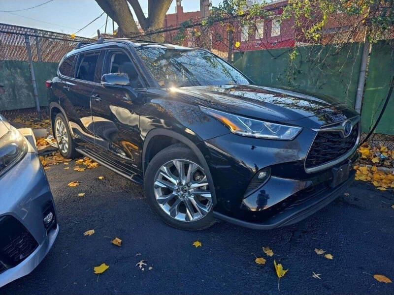 2022 Toyota Highlander Hybrid Limited