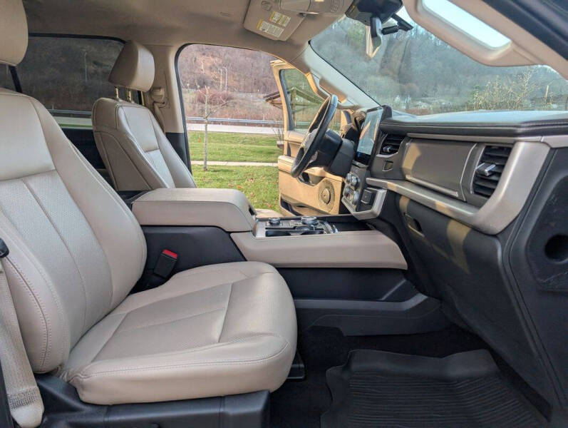 2022 Ford Expedition MAX XLT