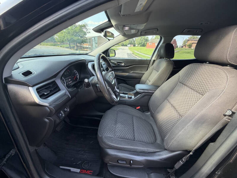2017 GMC Acadia SLE-2