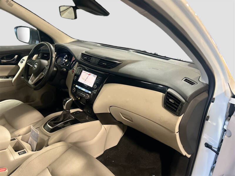 2022 Nissan Rogue Sport SL