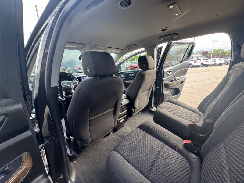 2017 GMC Acadia SLE-2