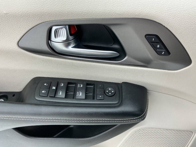 2022 Chrysler Pacifica Touring L
