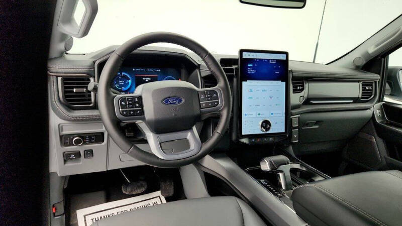 2025 Ford F-150 Lightning Flash