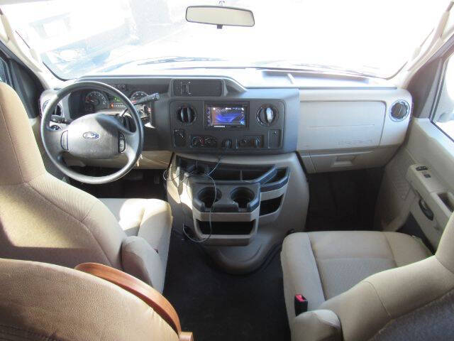 2017 Ford E-Series E-450 SD