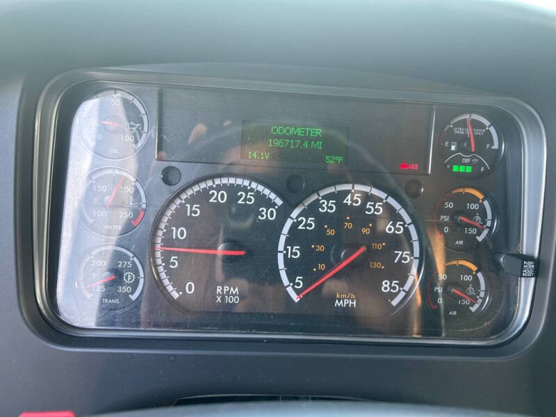 2022 Freightliner M2 106