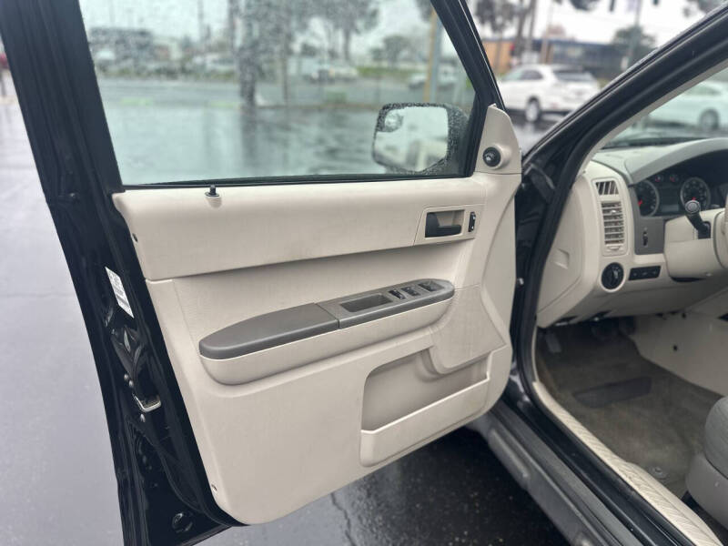 2011 Ford Escape XLS