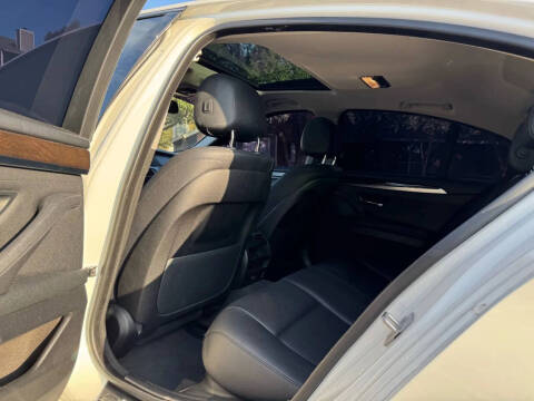 2016 BMW 5 Series 528i