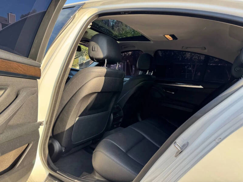 2016 BMW 5 Series 528i