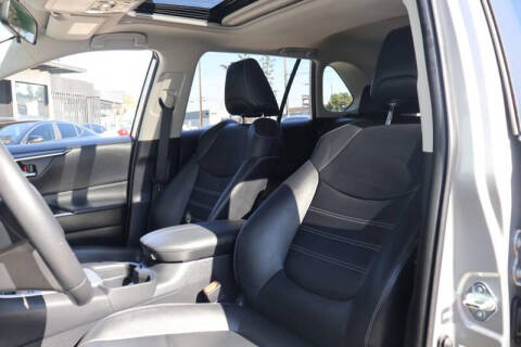 2019 Toyota RAV4 XLE Premium