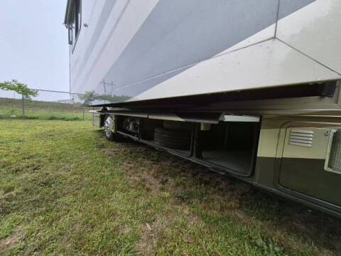 2002 Newmar Dutch Star 3852