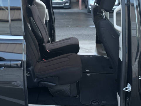 2017 Chrysler Pacifica Touring