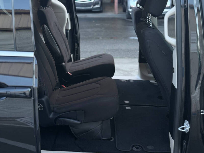 2017 Chrysler Pacifica Touring