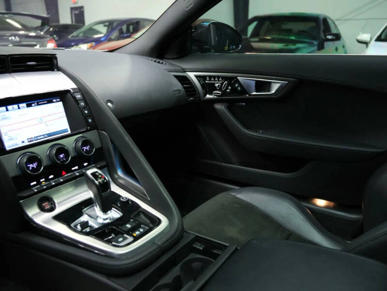 2017 Jaguar F-TYPE Premium