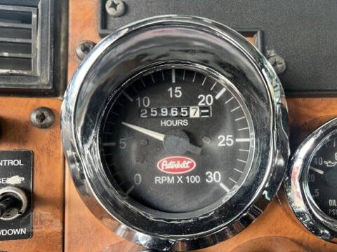 2009 Peterbilt 335