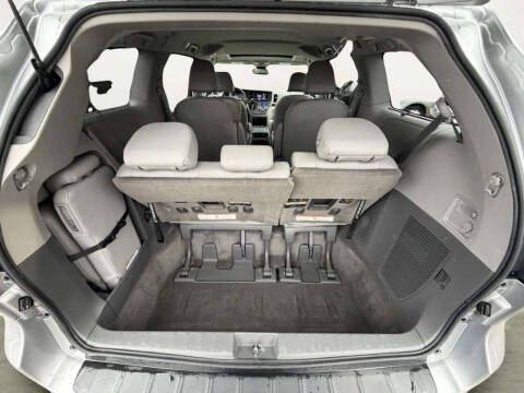 2018 Toyota Sienna XLE 8-Passenger