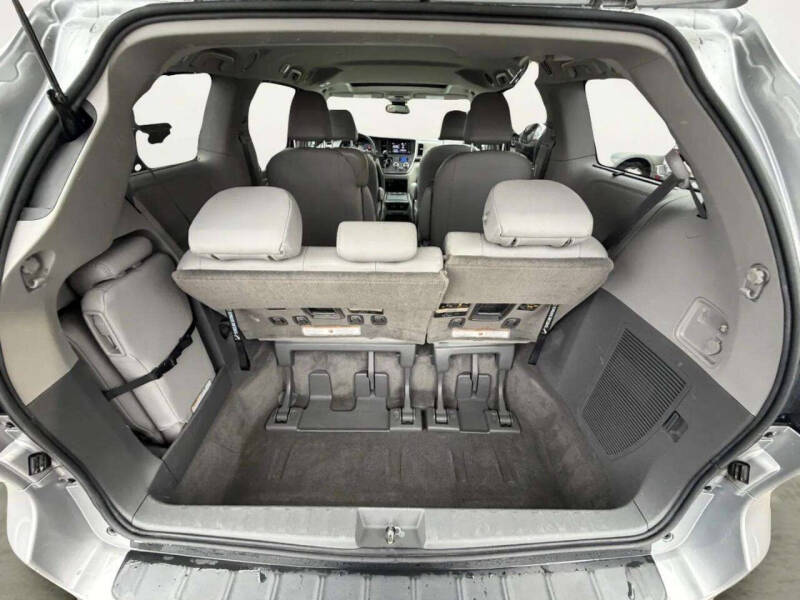 2018 Toyota Sienna XLE 8-Passenger