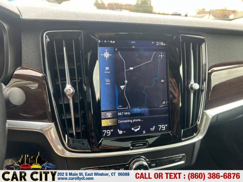 2017 Volvo S90 T6 Momentum