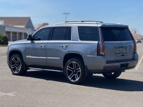 2018 Cadillac Escalade Luxury