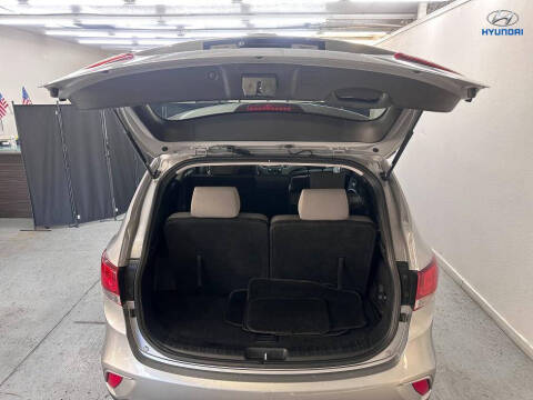 2018 Hyundai Santa Fe SE