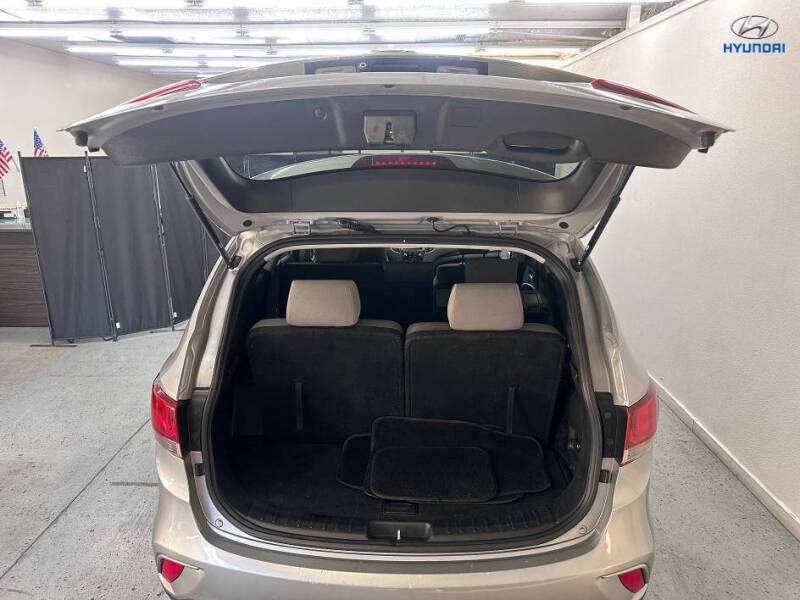 2018 Hyundai Santa Fe SE