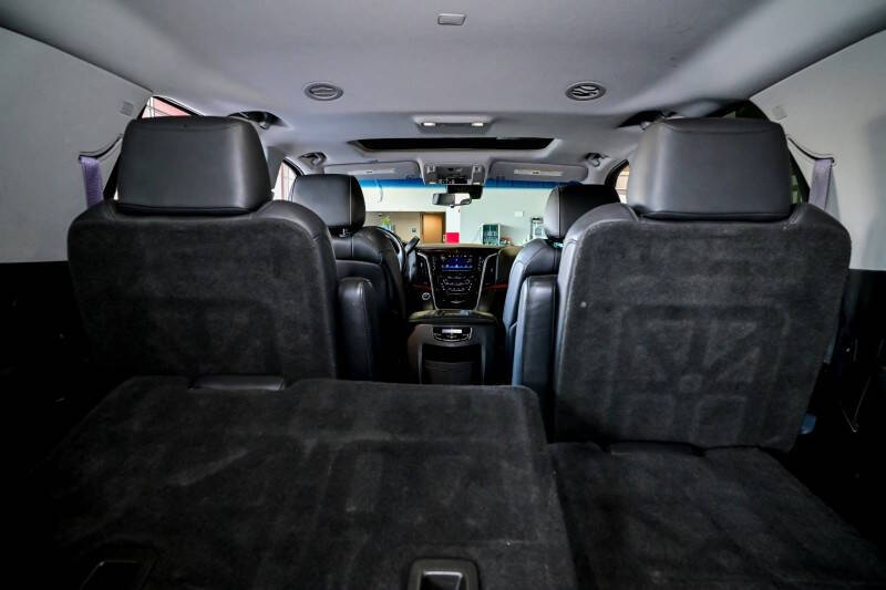 2017 Cadillac Escalade Luxury