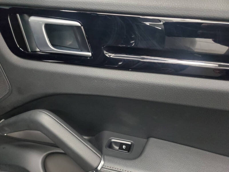 2019 Porsche Cayenne E-Hybrid