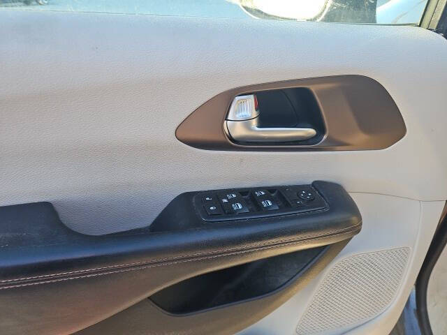 2017 Chrysler Pacifica Touring-L Plus