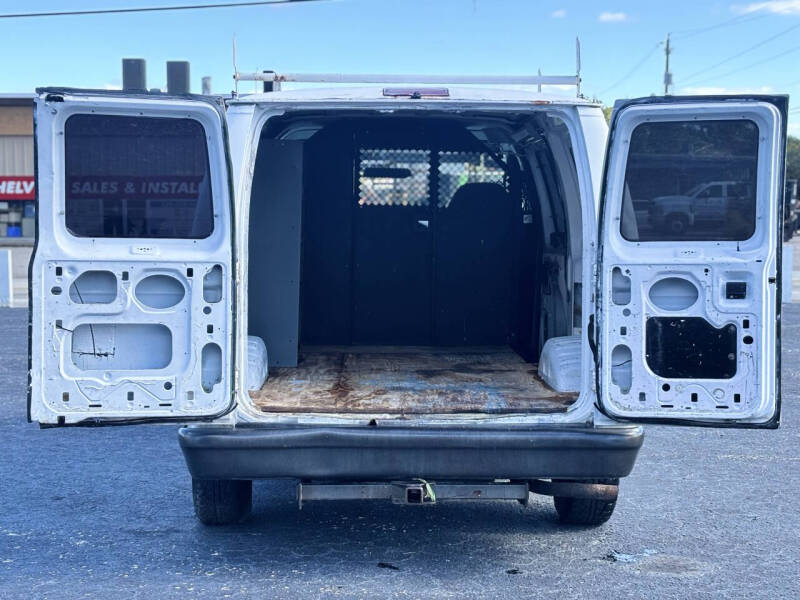 2004 Ford E-Series E-150