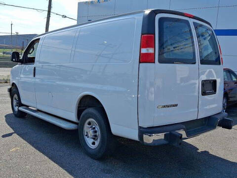 2023 Chevrolet Express 2500