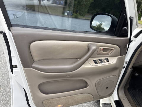 2005 Toyota Sequoia SR5