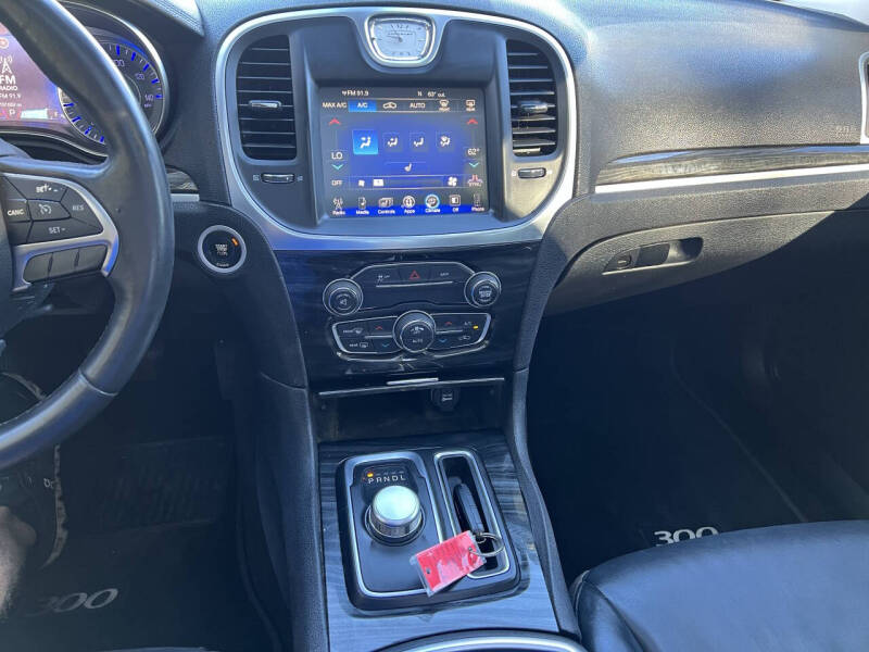 2015 Chrysler 300 Limited