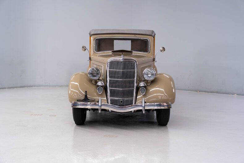 1935 Ford Model 48