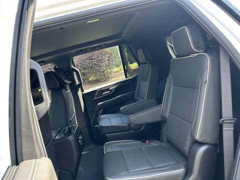 2025 GMC Yukon Elevation