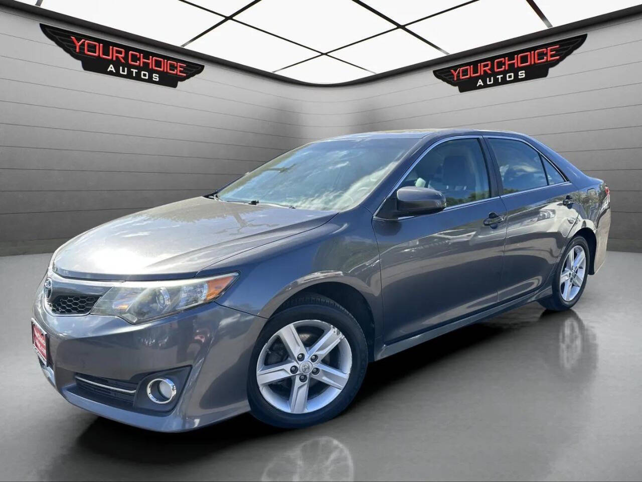 2014 Toyota Camry SE 4dr Sedan's photo