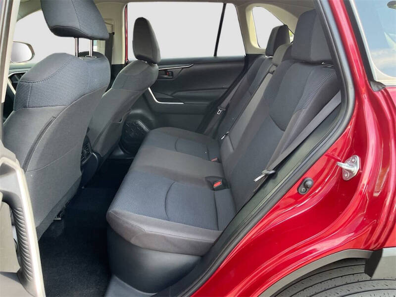 2022 Toyota RAV4 Hybrid LE