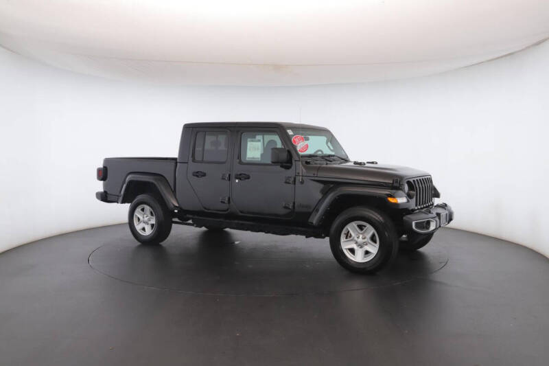 2022 Jeep Gladiator Sport