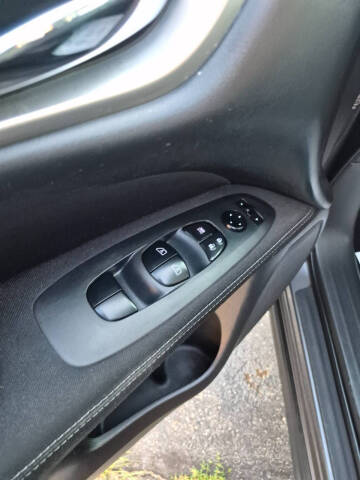 2017 Nissan Pathfinder SV